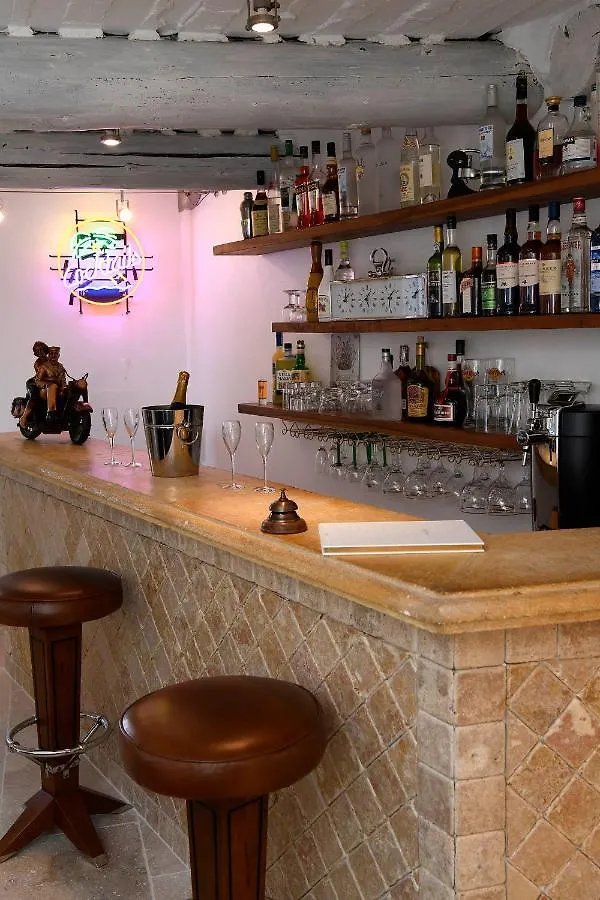 Bed and Breakfast Bastide Des Demoiselles Roussillon en Isere Bed & Breakfast