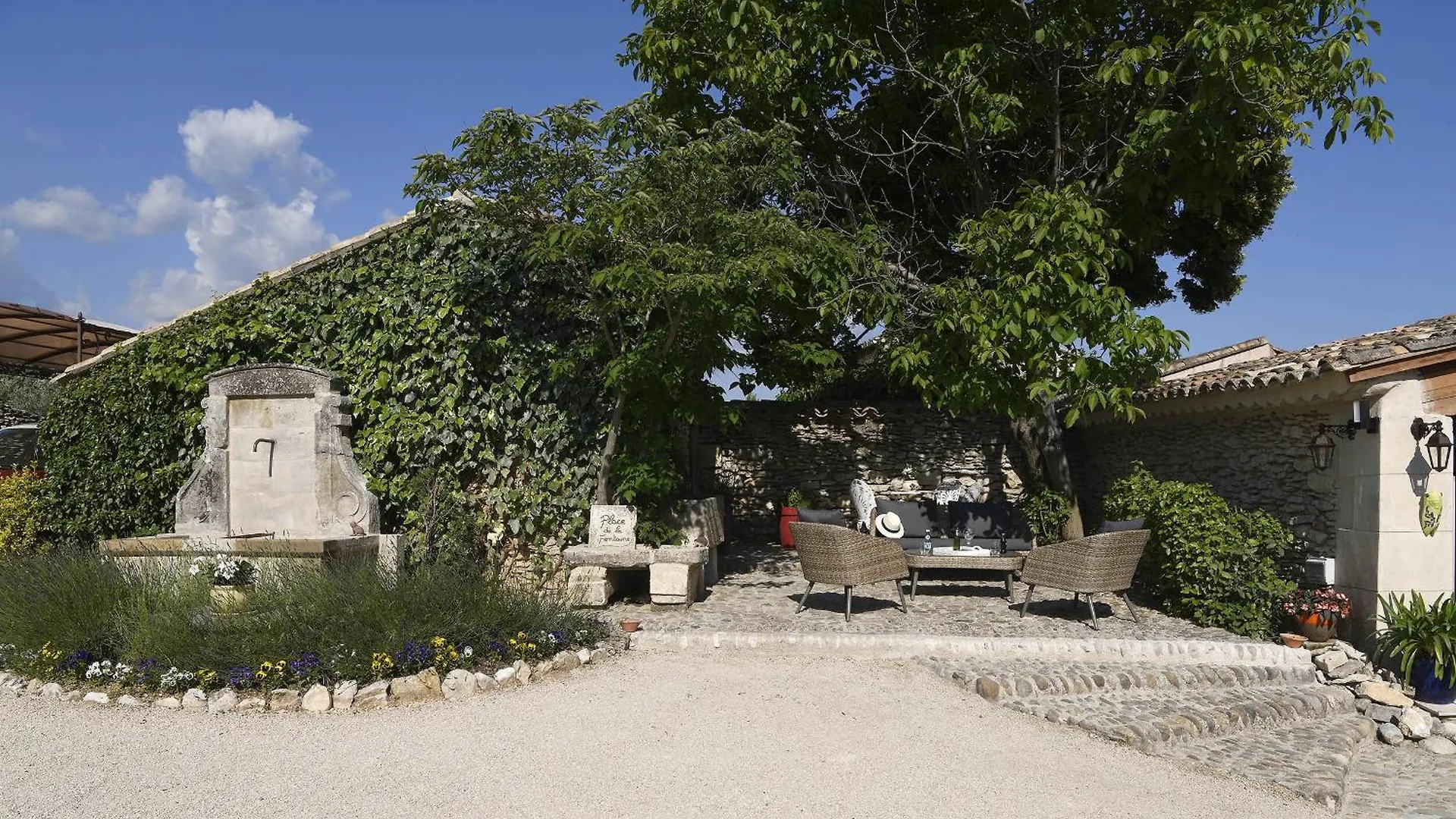 Bed and Breakfast Bastide des Demoiselles à Roussillon en Isere Couette-café
